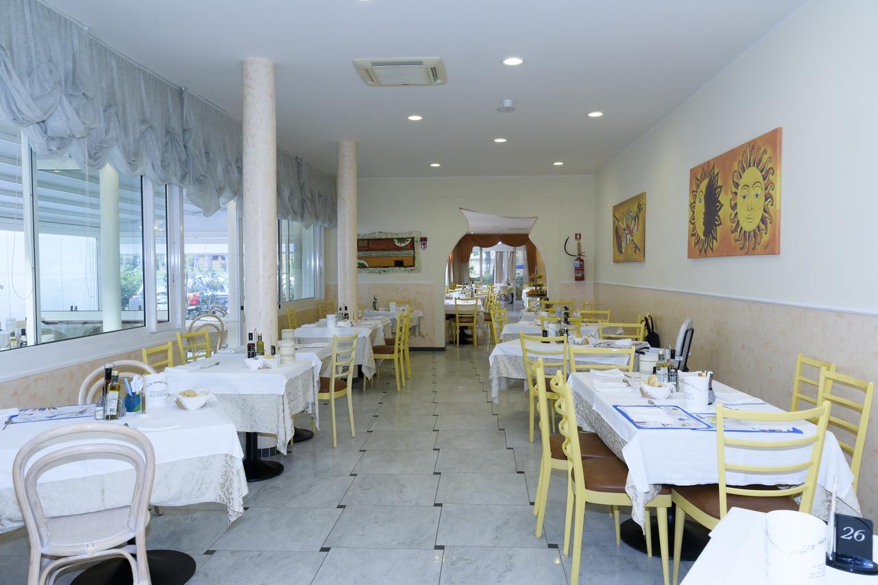 Mondial Hotel Cervia Exterior photo